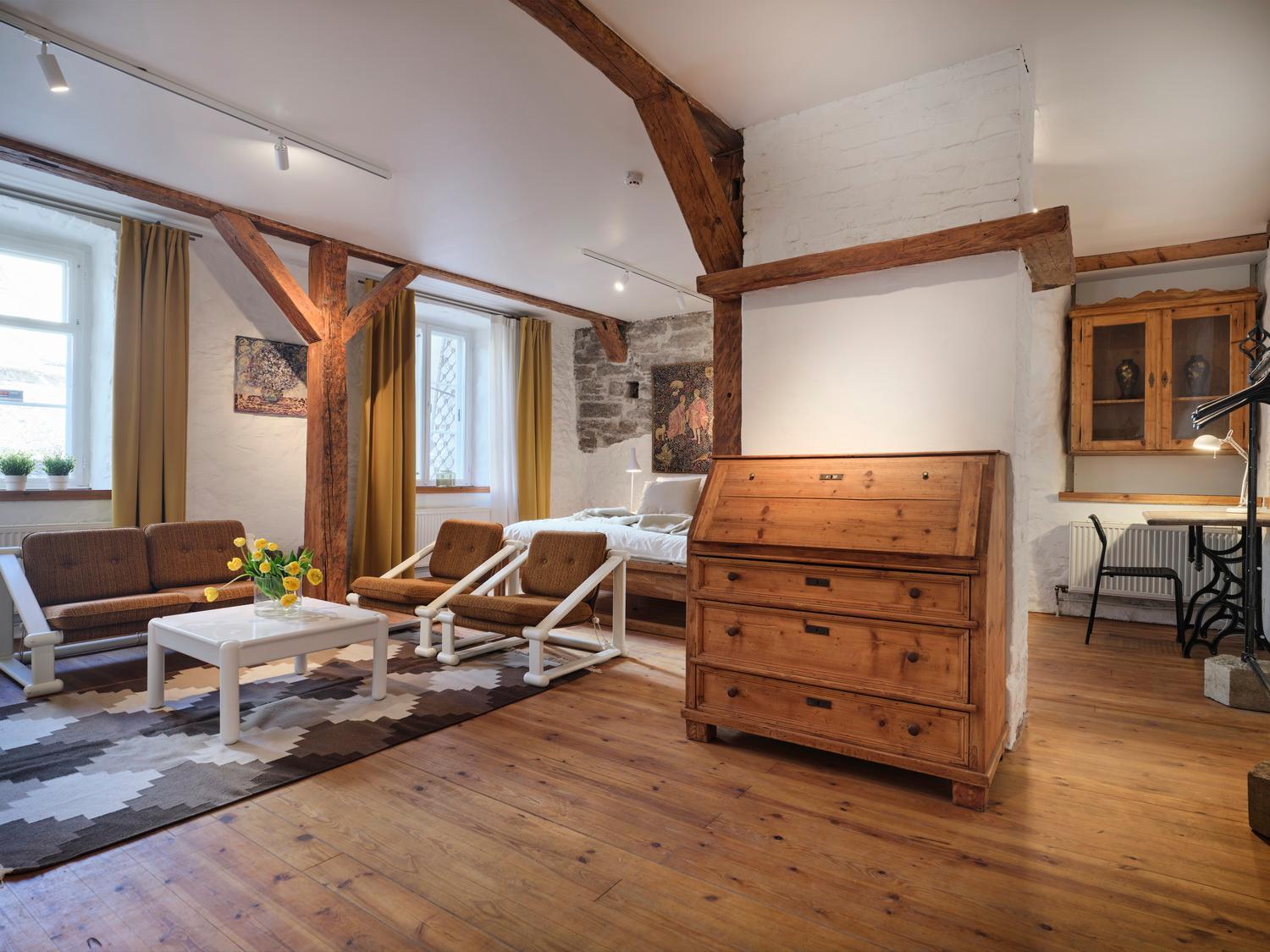 Historic Apartment With Private Garden In Old Town Tallinn Extérieur photo