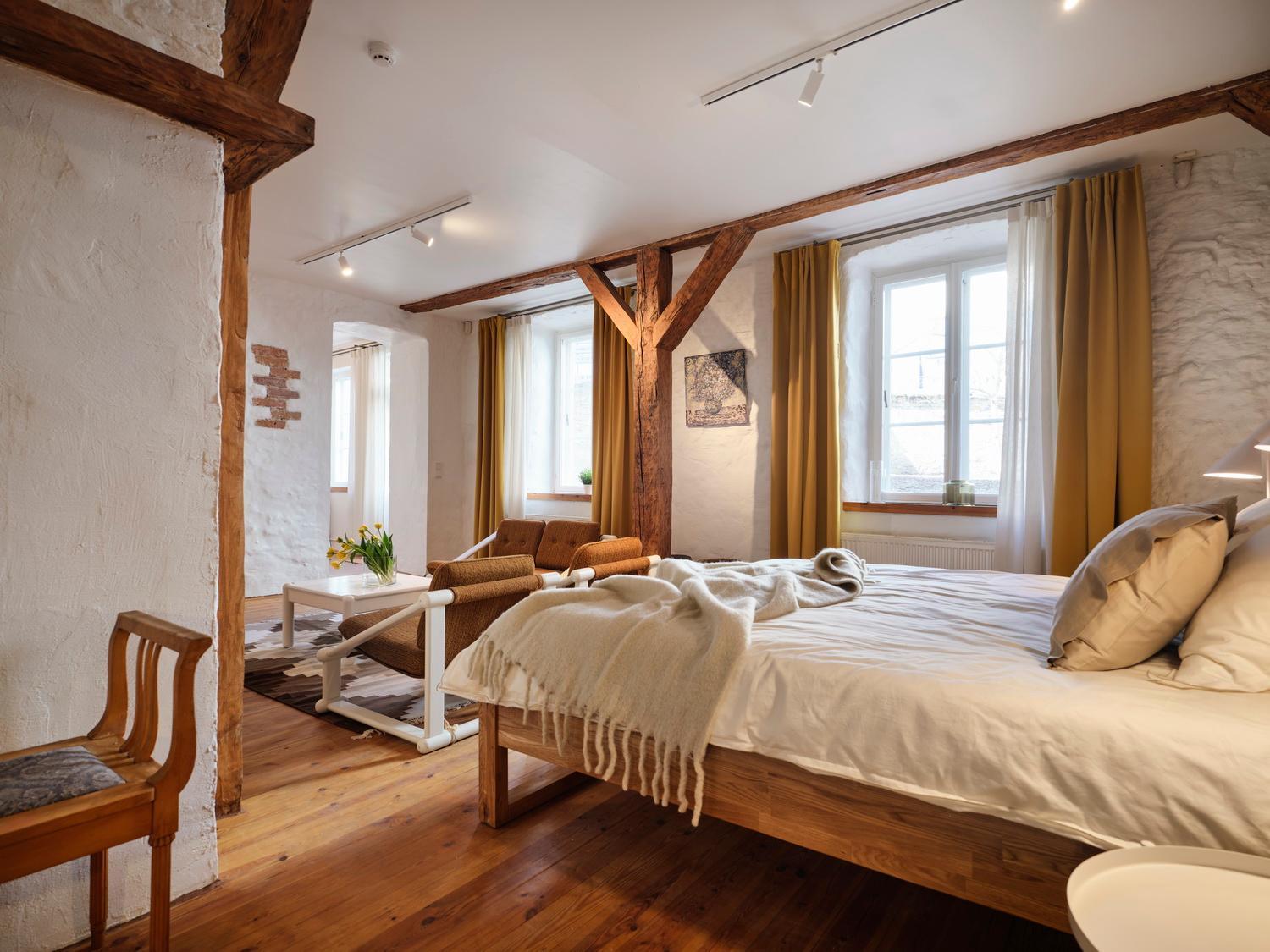 Historic Apartment With Private Garden In Old Town Tallinn Extérieur photo