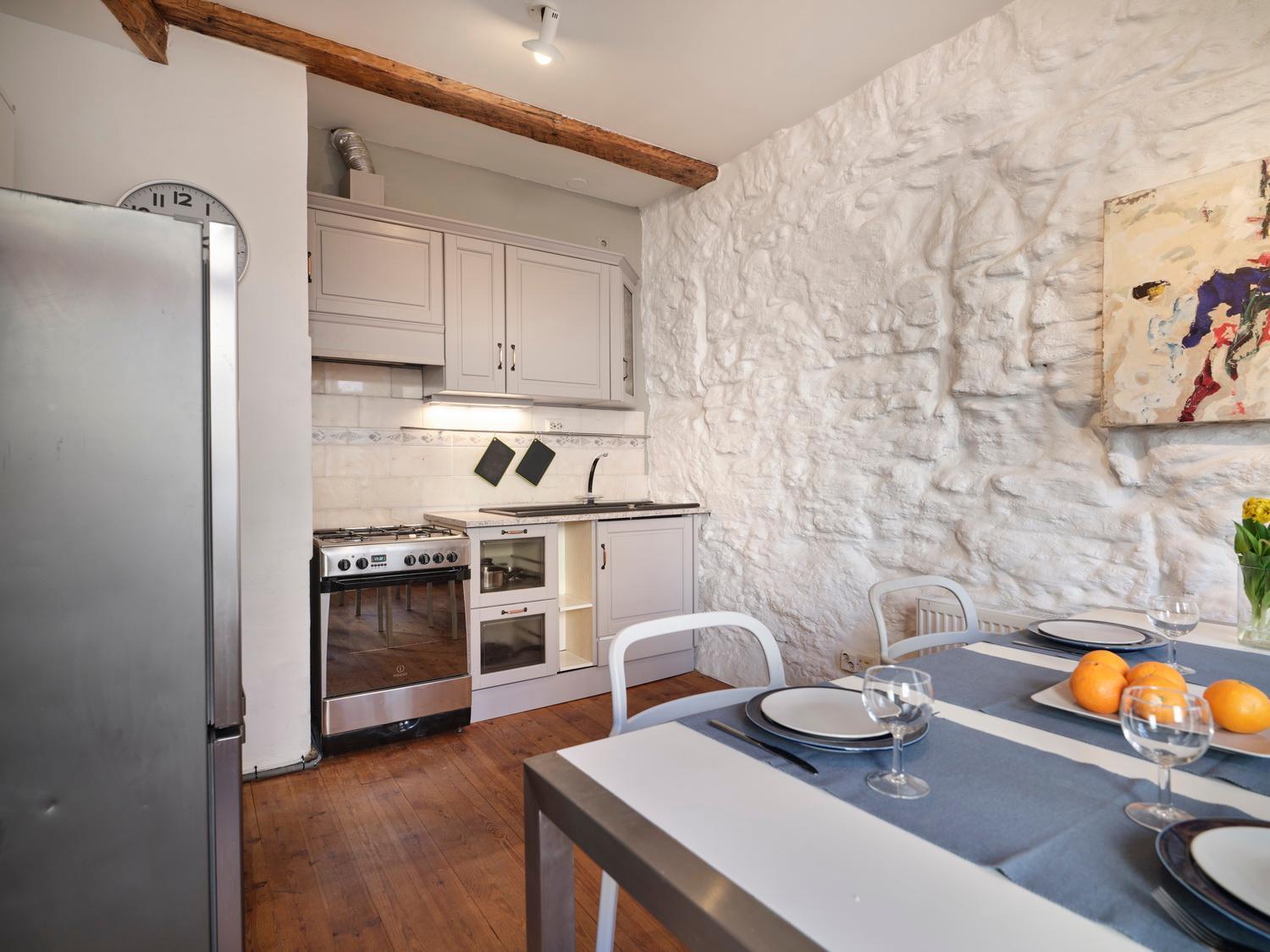 Historic Apartment With Private Garden In Old Town Tallinn Extérieur photo